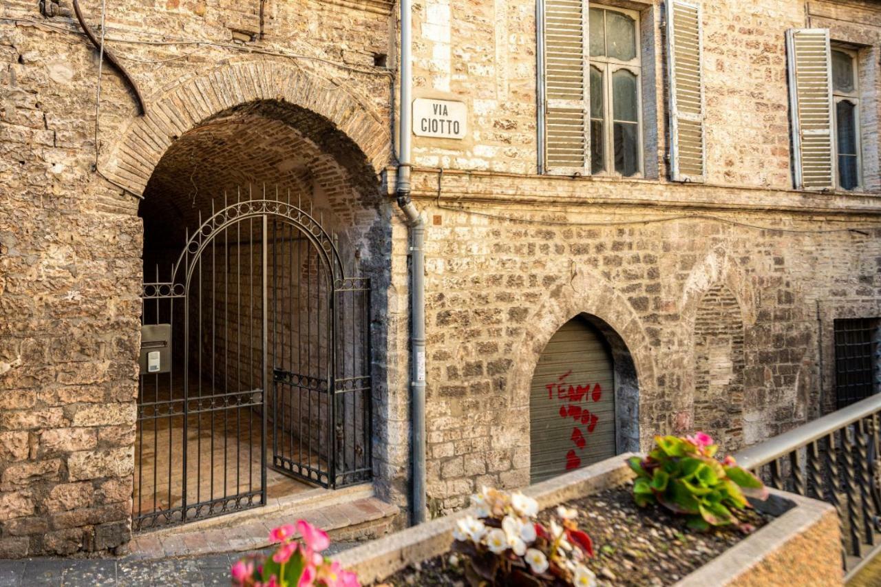 La Casa Dell'Artista Assis Exterior foto